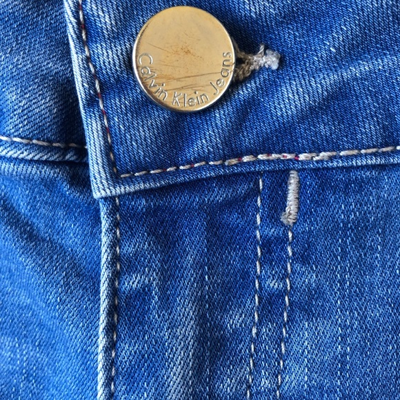 Calvin Klein Jeans shorts, US girls size 14 - Picture 2 of 5